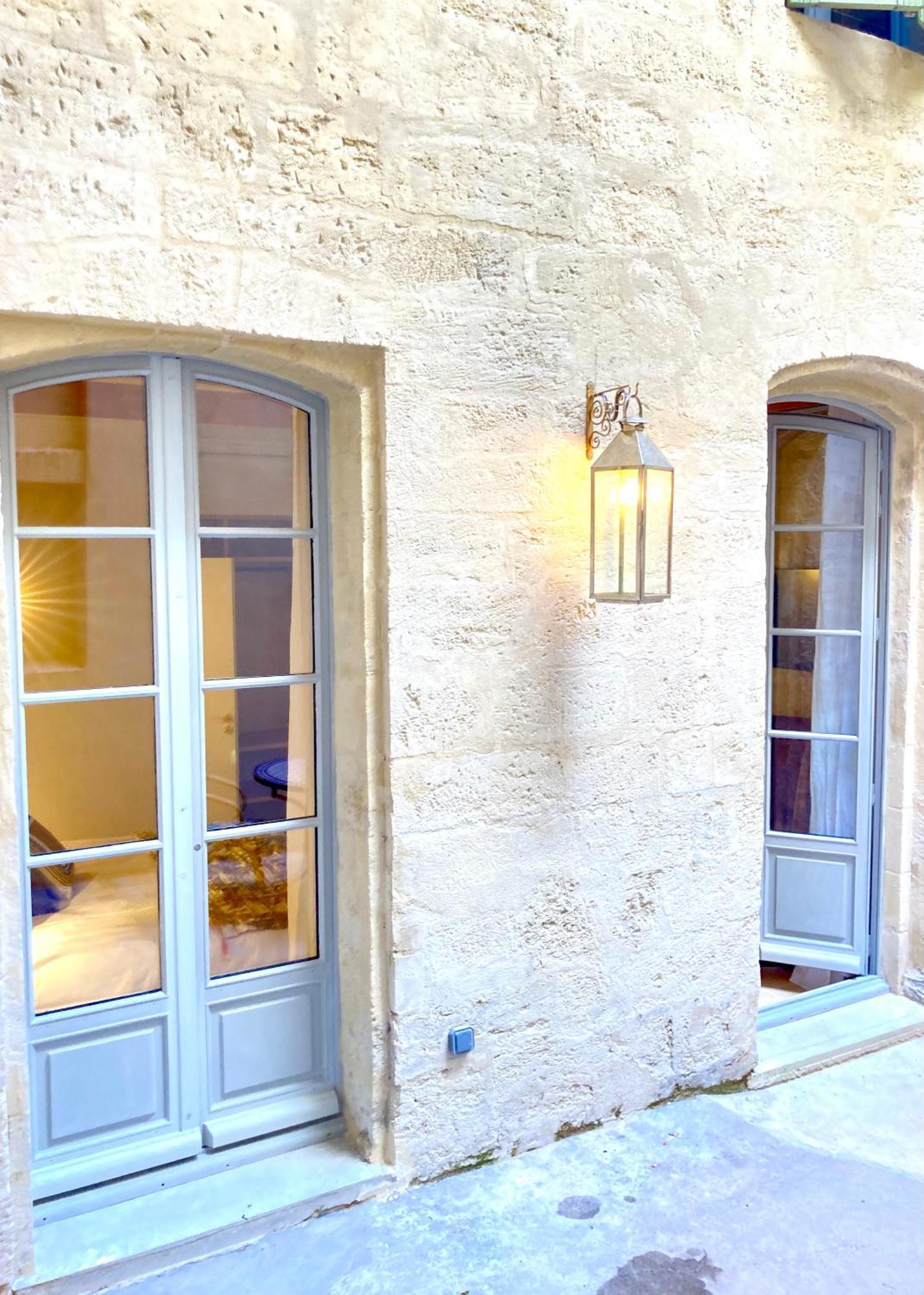 Le Petit Avignon - Chambres & Appartement A Deux Pas Du Pont D'Avignon Et Du Palais Des Papes Exterior foto