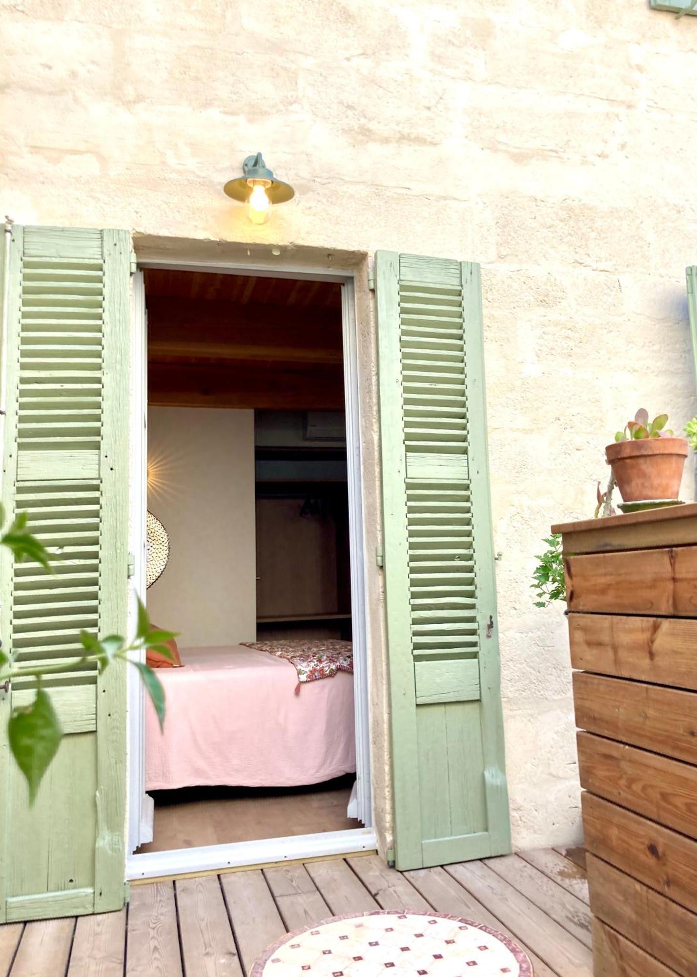 Le Petit Avignon - Chambres & Appartement A Deux Pas Du Pont D'Avignon Et Du Palais Des Papes Habitación foto