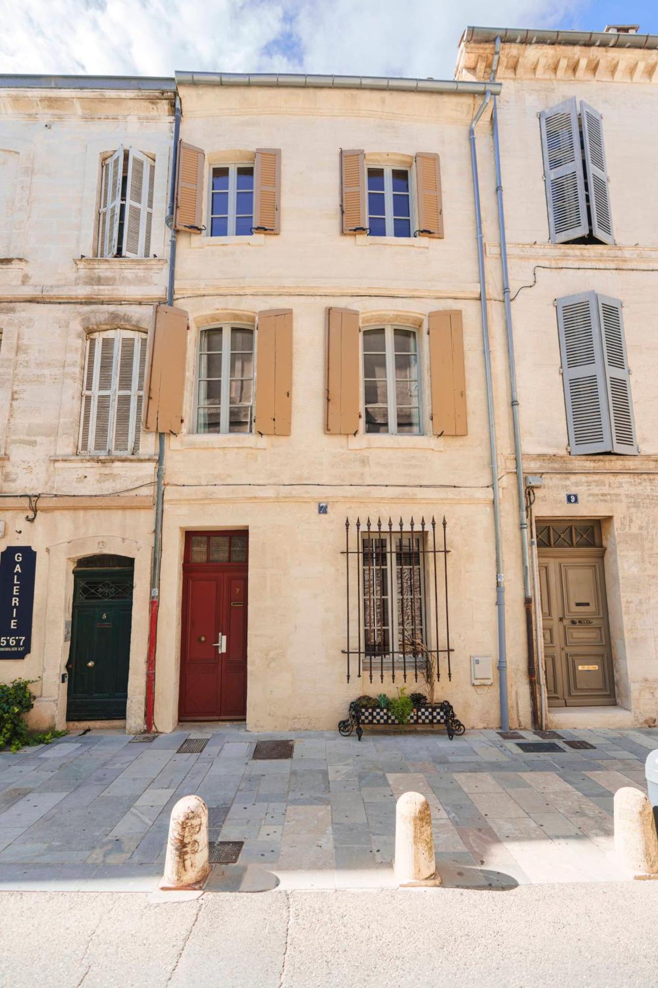 Le Petit Avignon - Chambres & Appartement A Deux Pas Du Pont D'Avignon Et Du Palais Des Papes Exterior foto